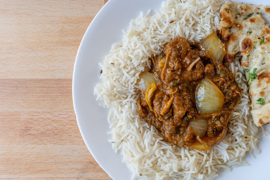 Bahnsa Ghar - chicken dopiaza with garlic naan