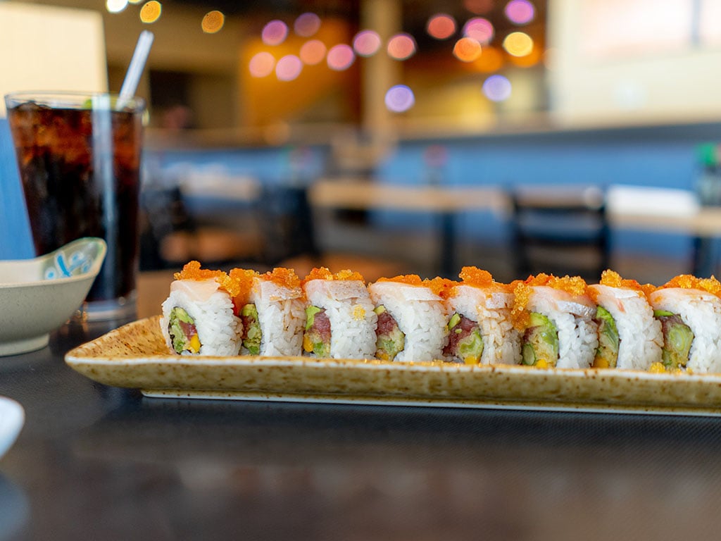 Tsunami - spicy masa roll