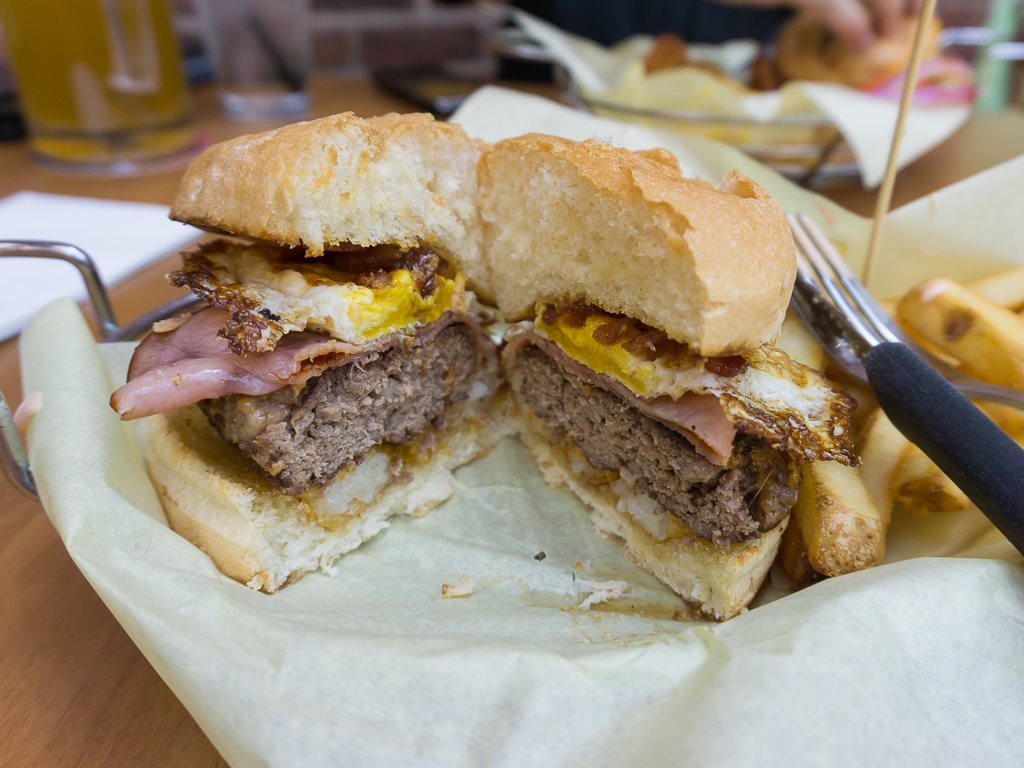 Warren's Craft Burger - BAD burger cross section